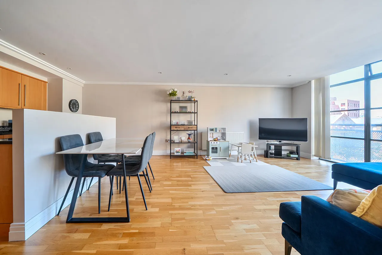 Flat 16, 2 Point Wharf Lane, Brentford, photo 2