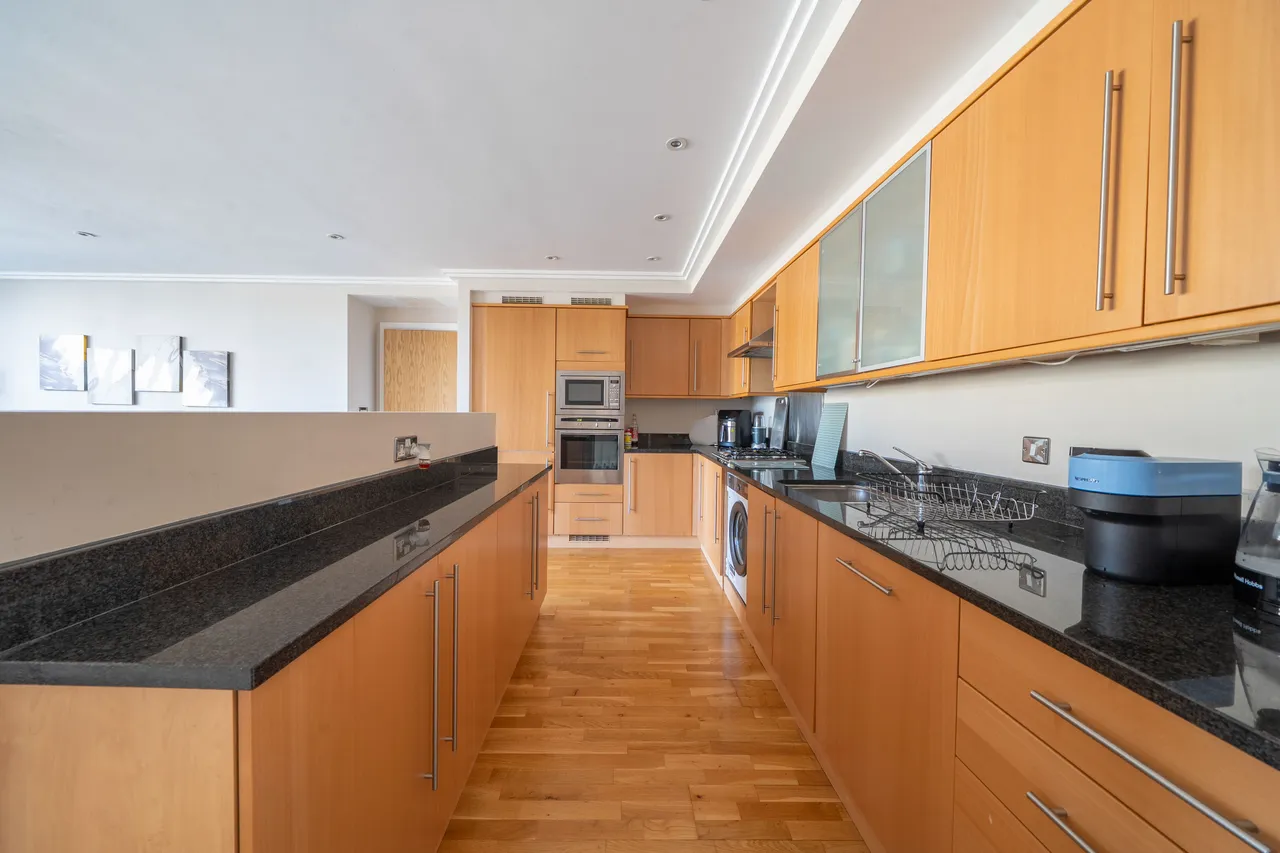 Flat 16, 2 Point Wharf Lane, Brentford, photo 4