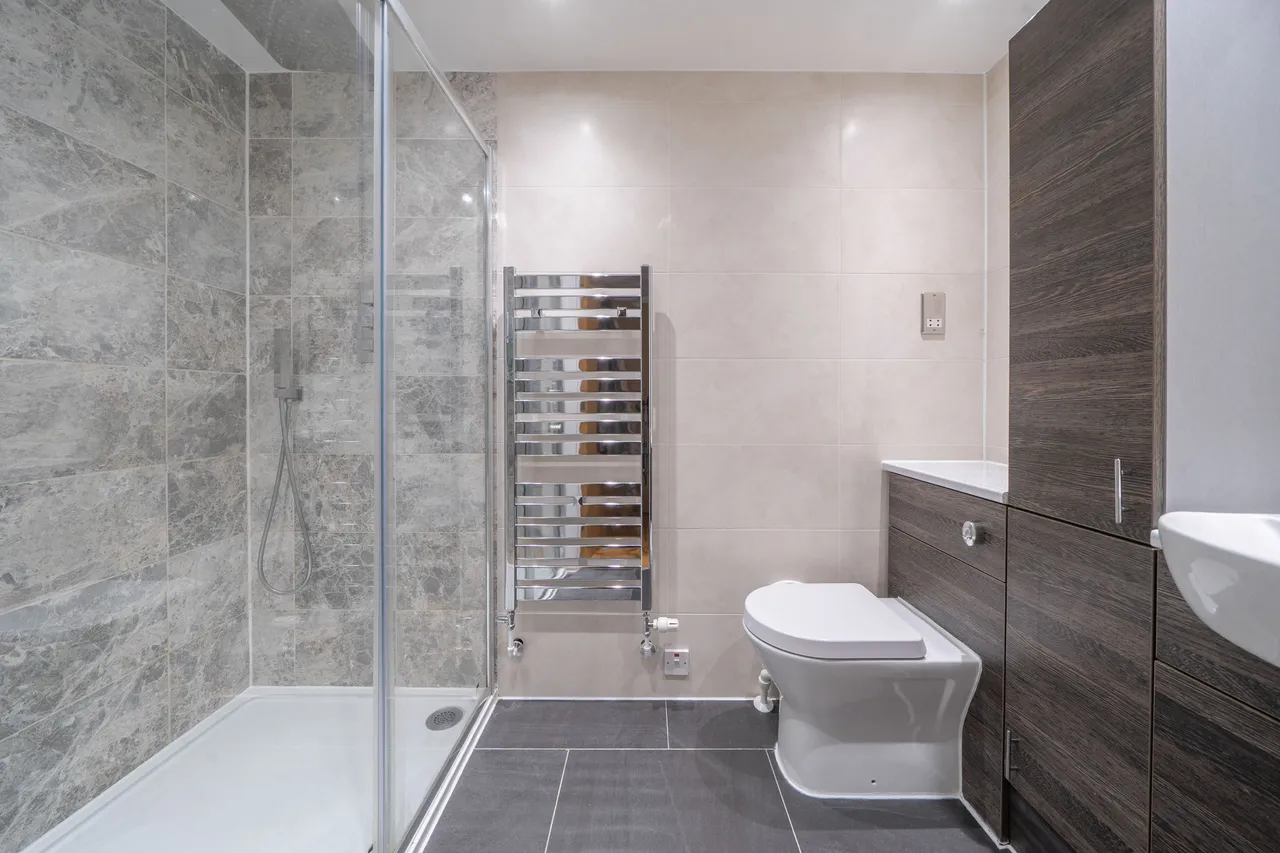 Flat 16, 2 Point Wharf Lane, Brentford, photo 9