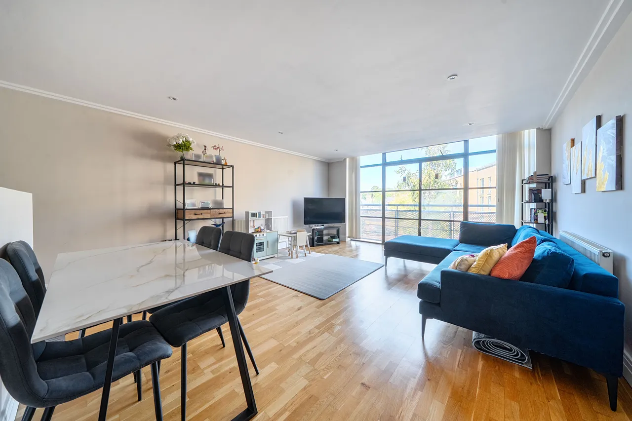 2 bed flat for sale — Flat 16, 2 Point Wharf Lane, Brentford