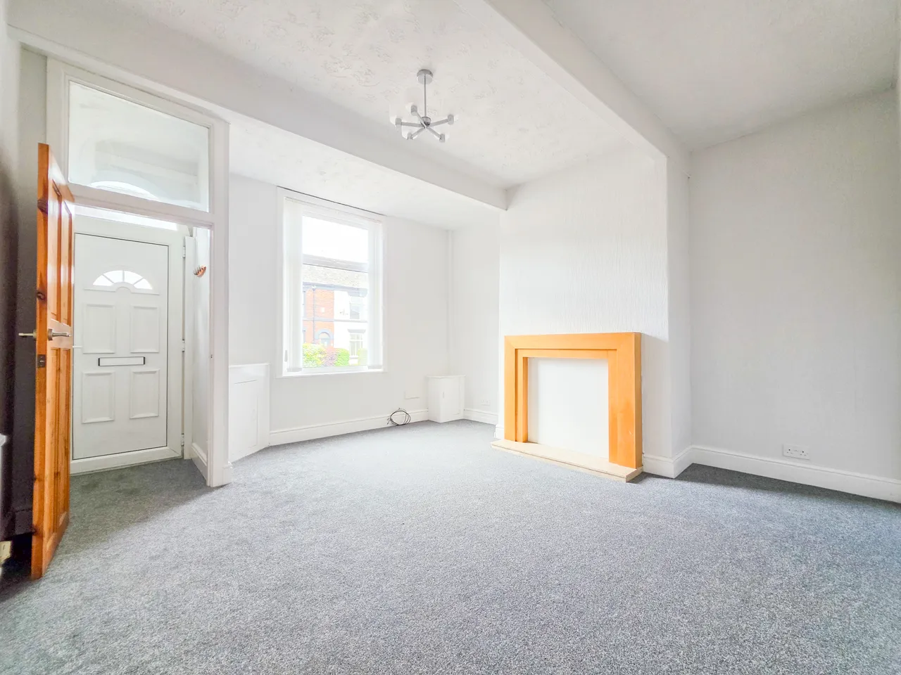 Tottington Road, Bury, BL8, photo 2