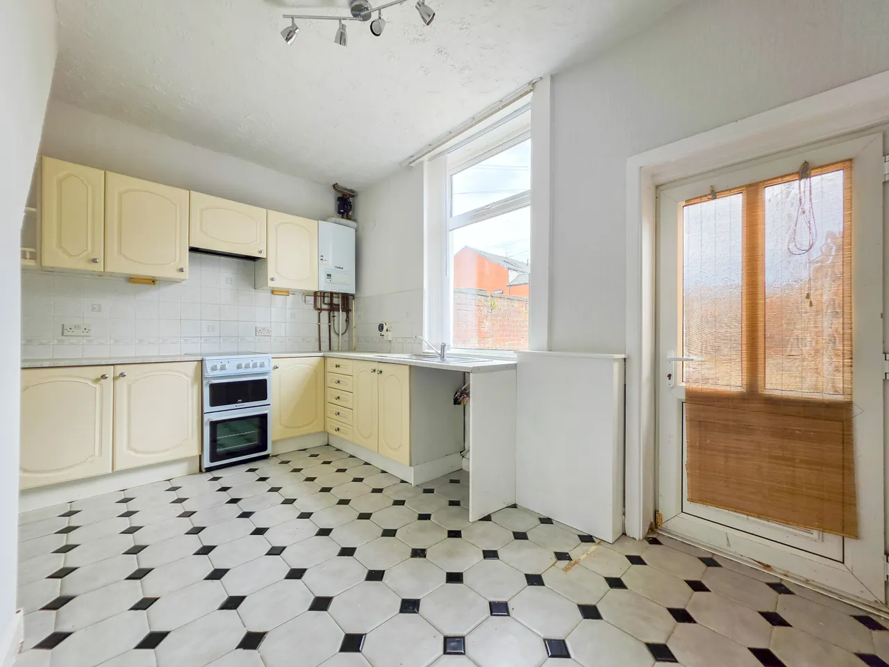 Tottington Road, Bury, BL8, photo 8
