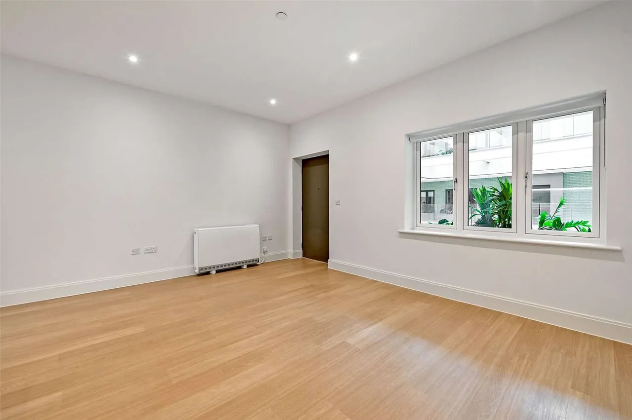 Memorial Avenue, Slough, SL1, photo 8