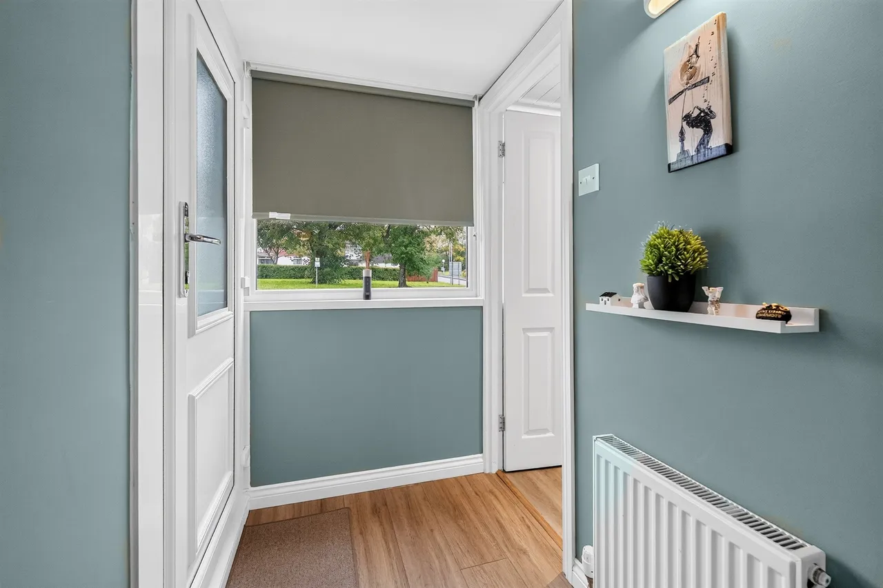 Fairhaven Square, Kilwinning, KA13, photo 2