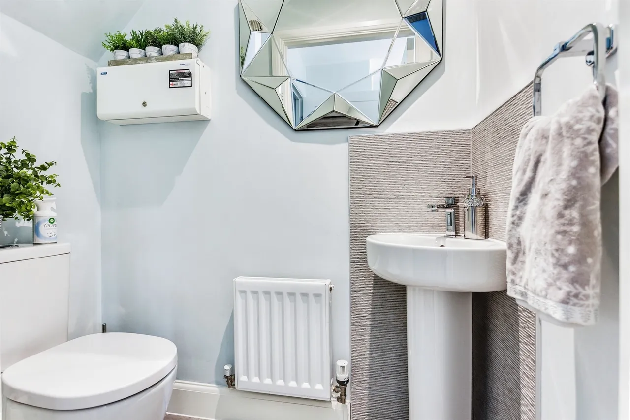 The Fouracres, Wakefield, WF1, photo 11