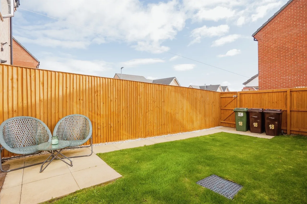 The Fouracres, Wakefield, WF1, photo 13