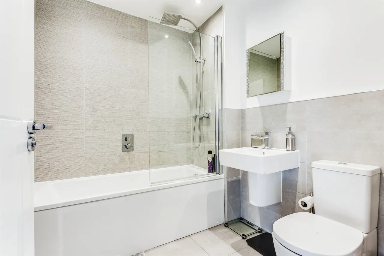 The Fouracres, Wakefield, WF1, photo 10