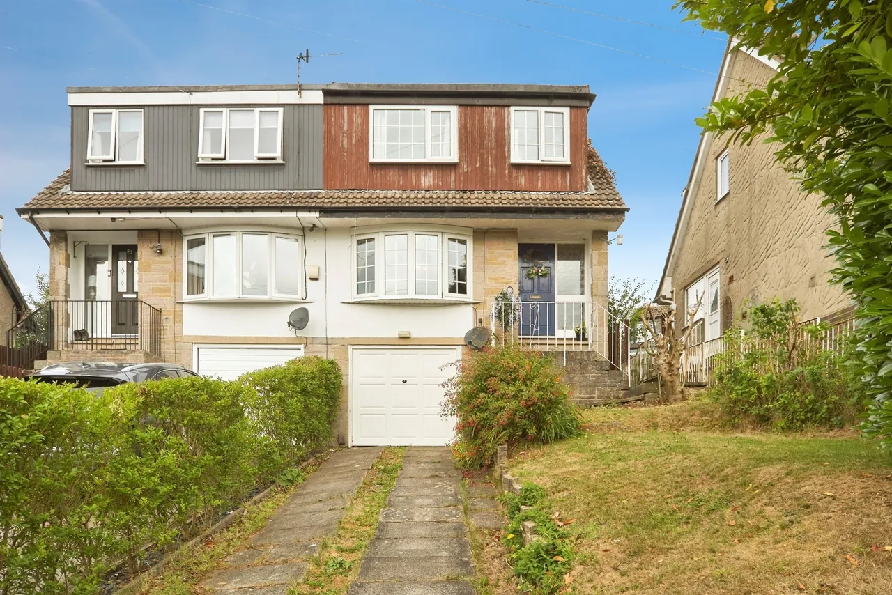 3 bed house for sale — Harewood Crescent, Oakworth, Keighley