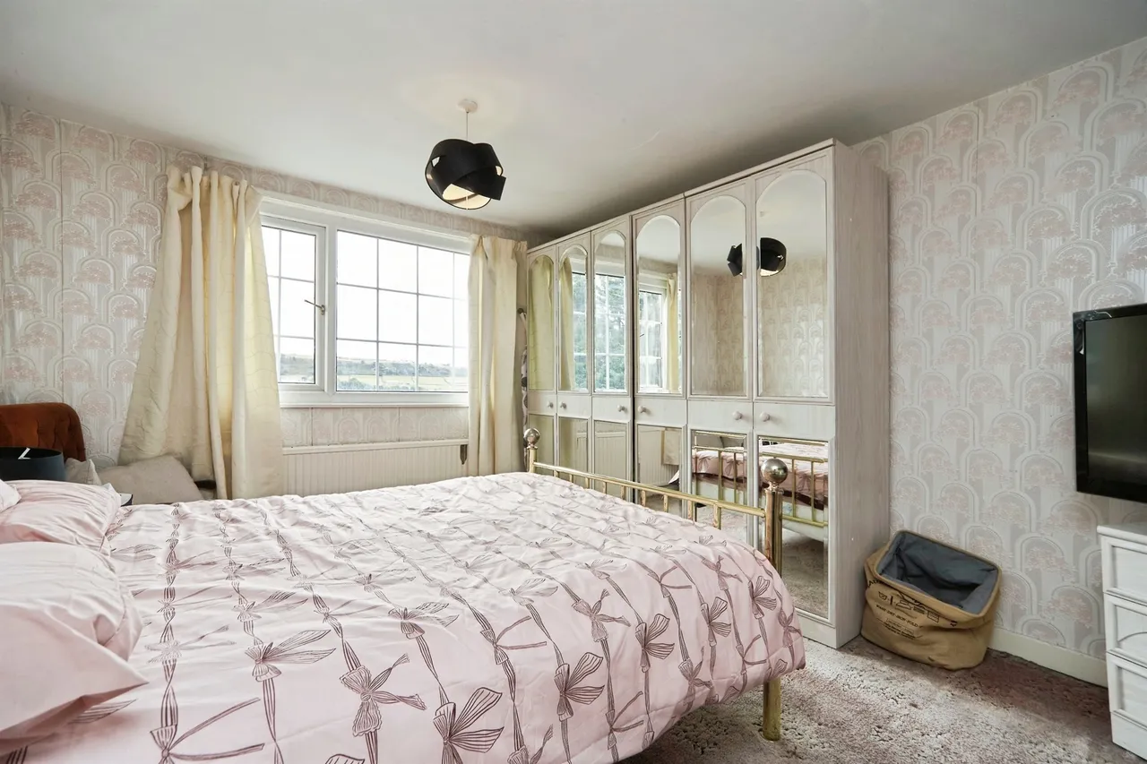 Harewood Crescent, Oakworth, Keighley, photo 9