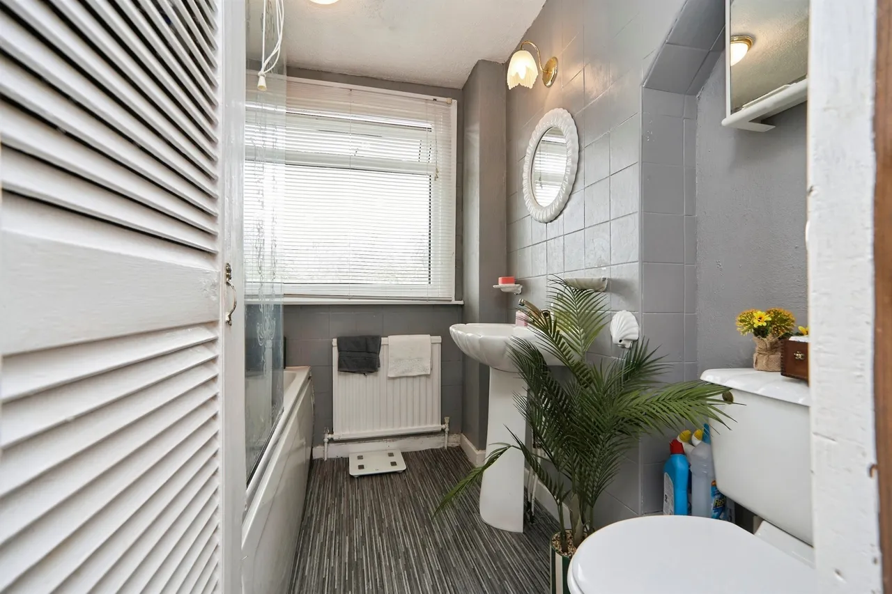 Harewood Crescent, Oakworth, Keighley, photo 8