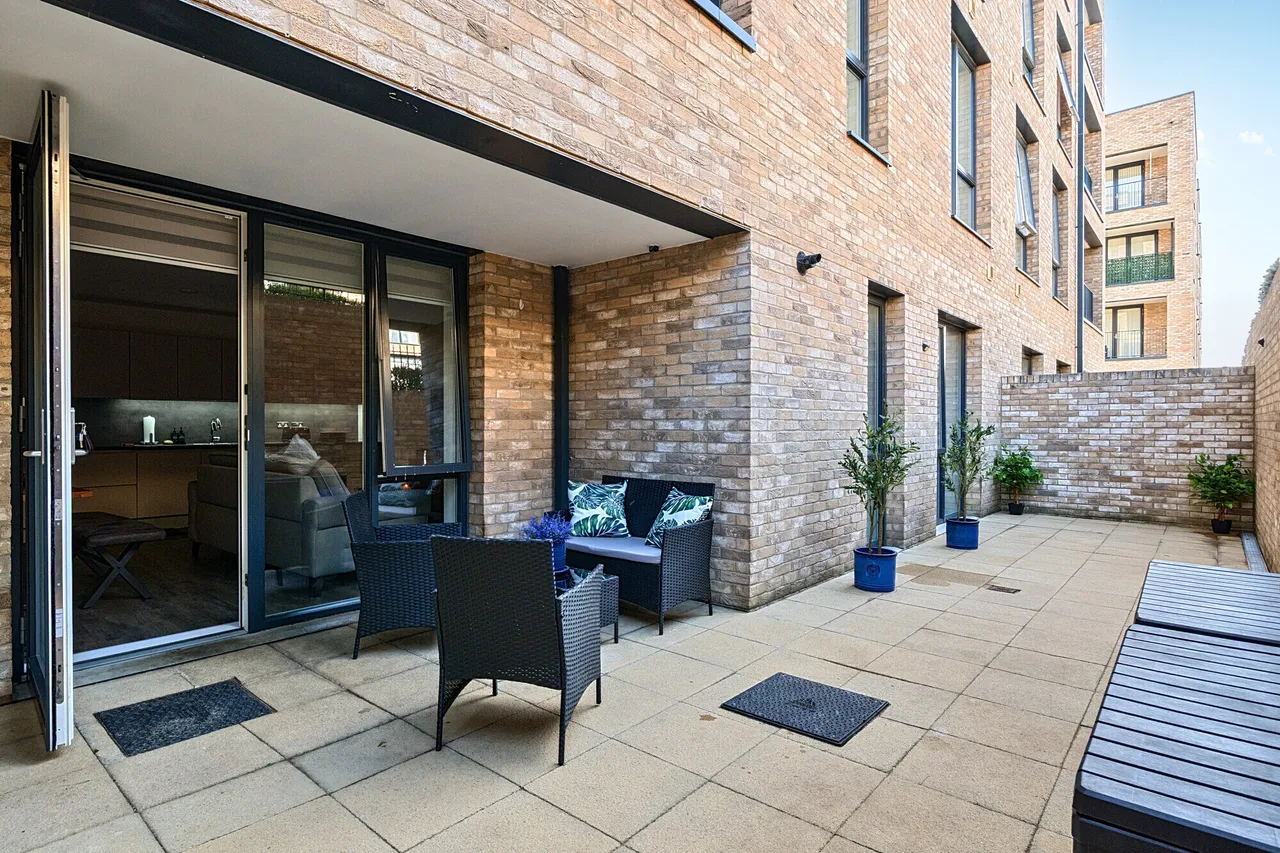 15 Dollis Valley Drive, Barnet, EN5, photo 8