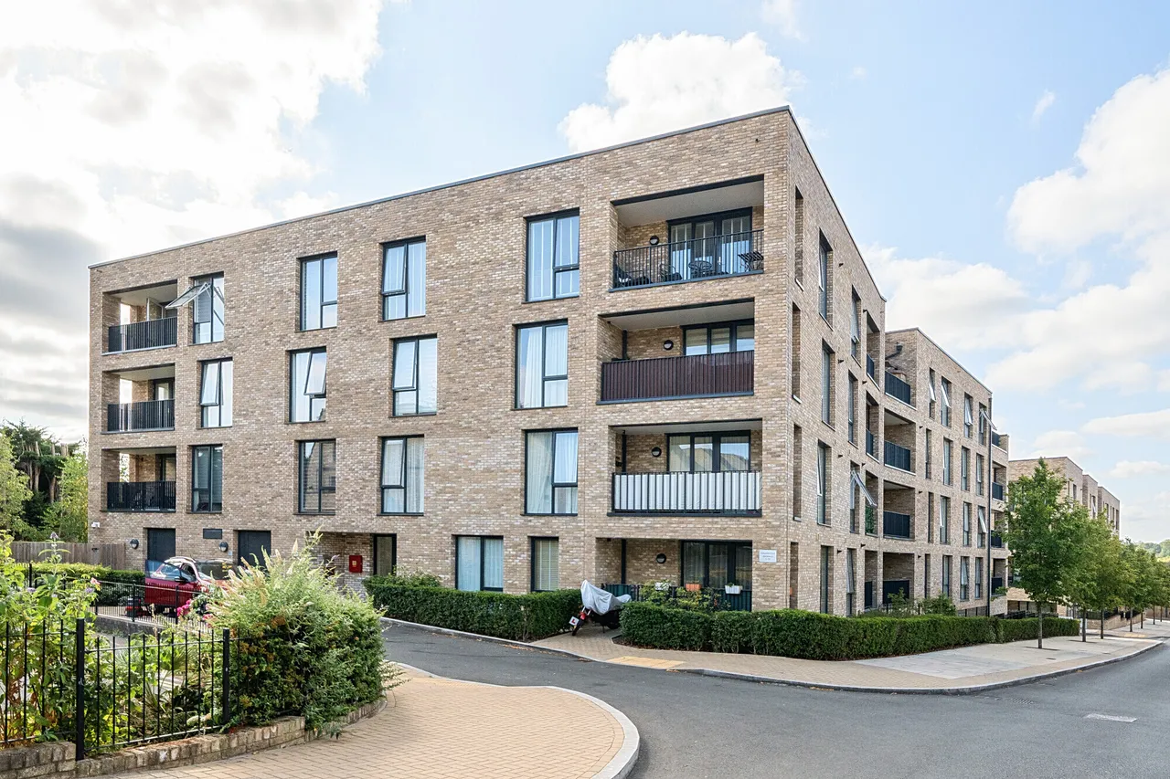 15 Dollis Valley Drive, Barnet, EN5, photo 4