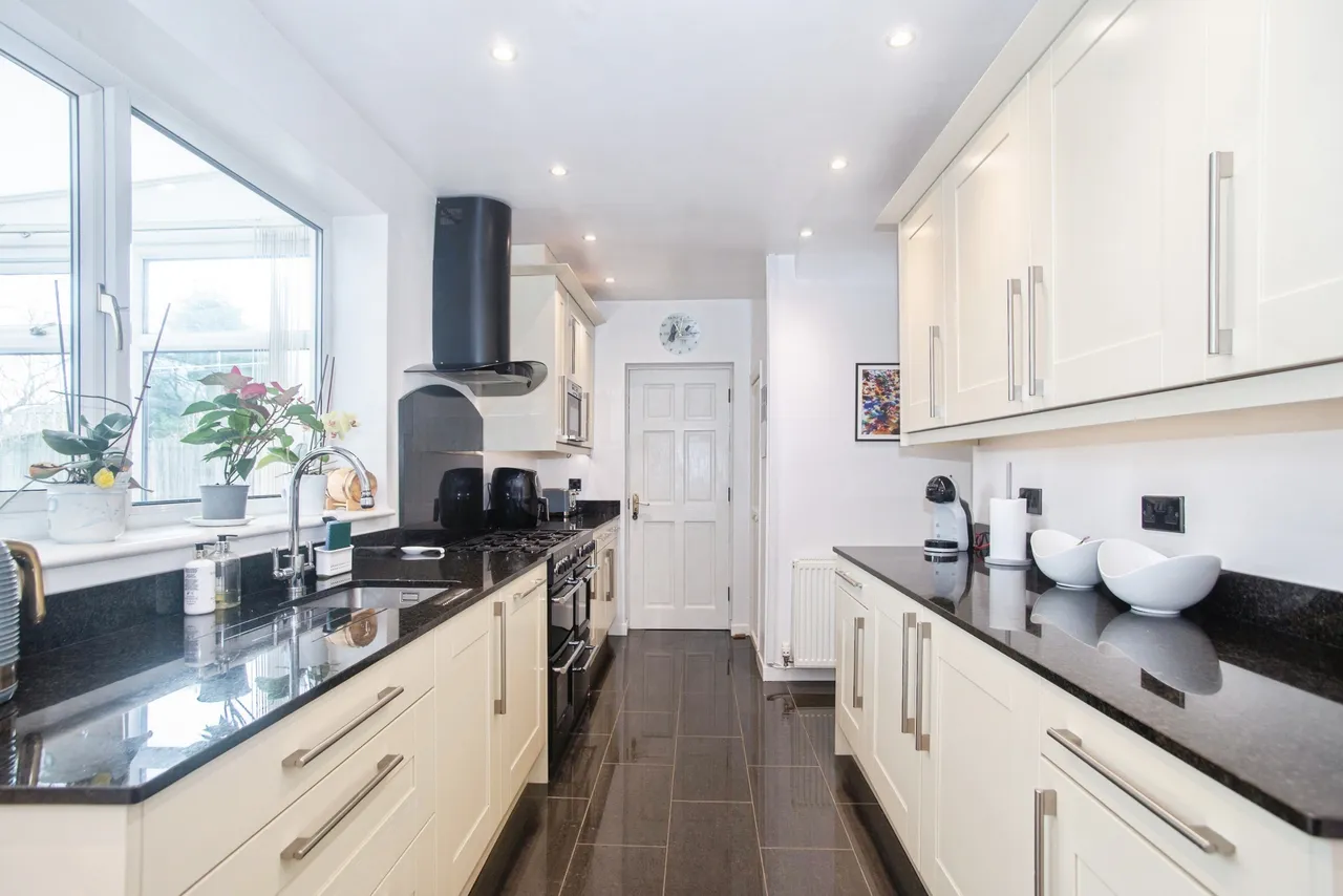 Hazeldene Road, Manchester, photo 5