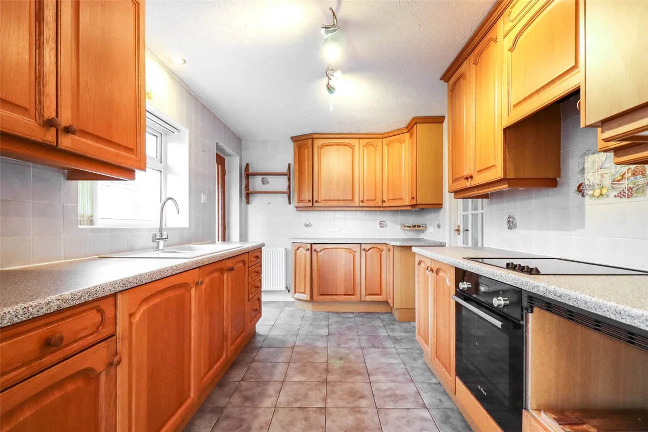 Alton Road, Fleet, GU51, photo 2