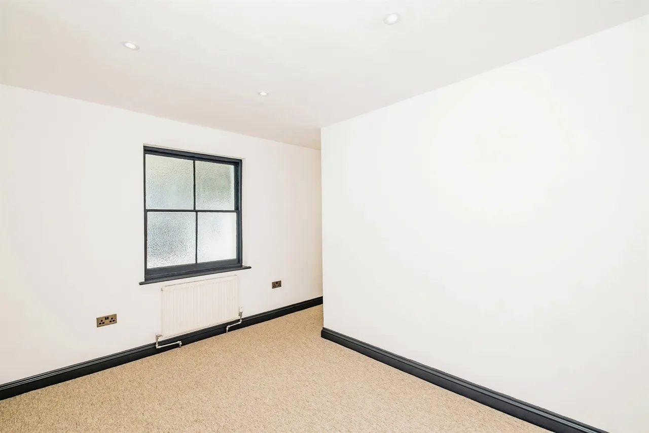Field Row, Worthing, BN11, photo 12