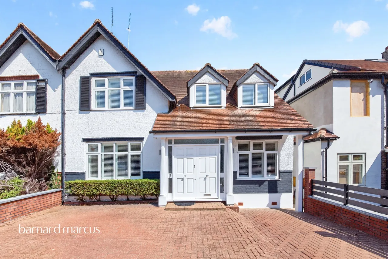 4 bed house for sale, Park Way, London, N20