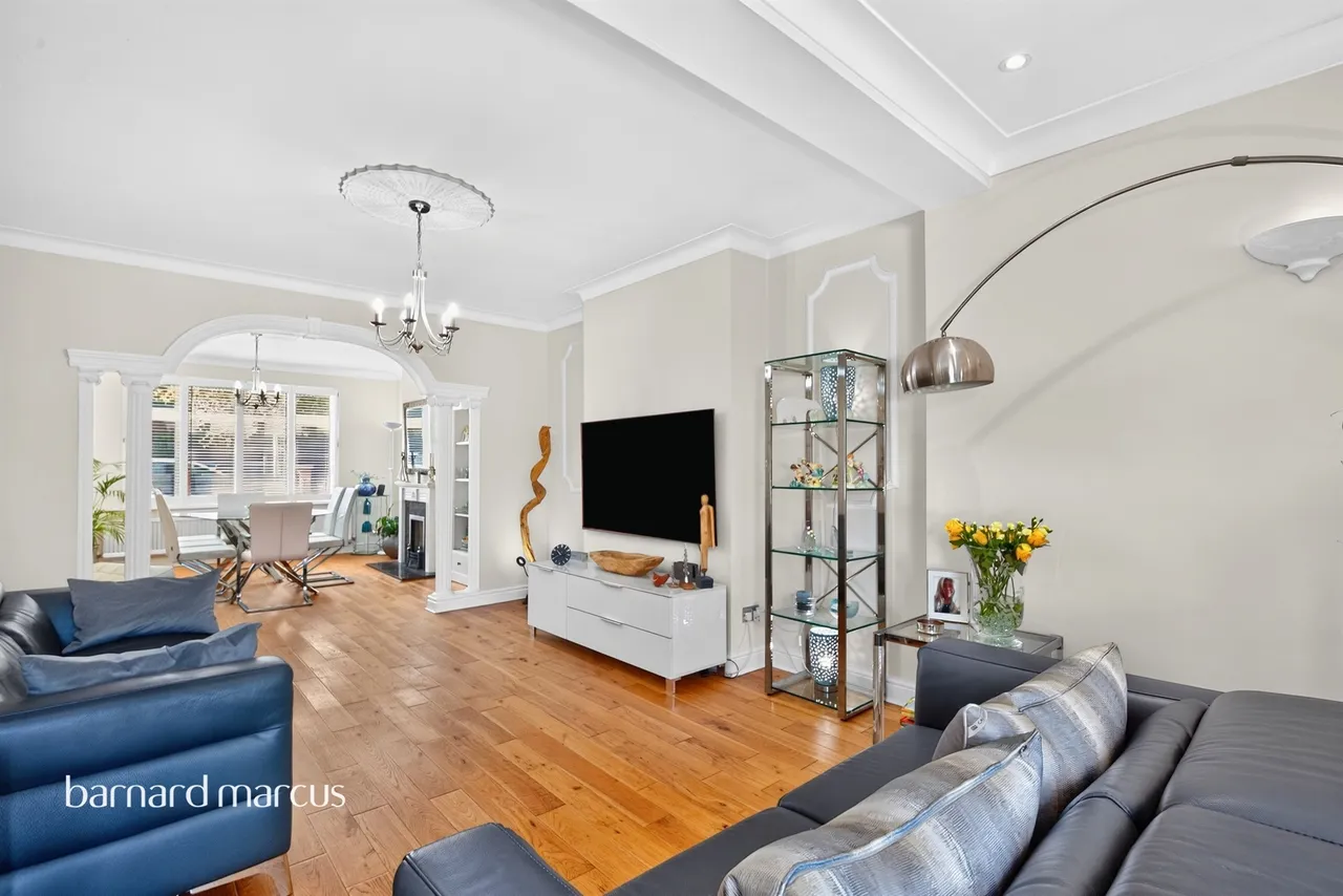 Park Way, London, N20, photo 2