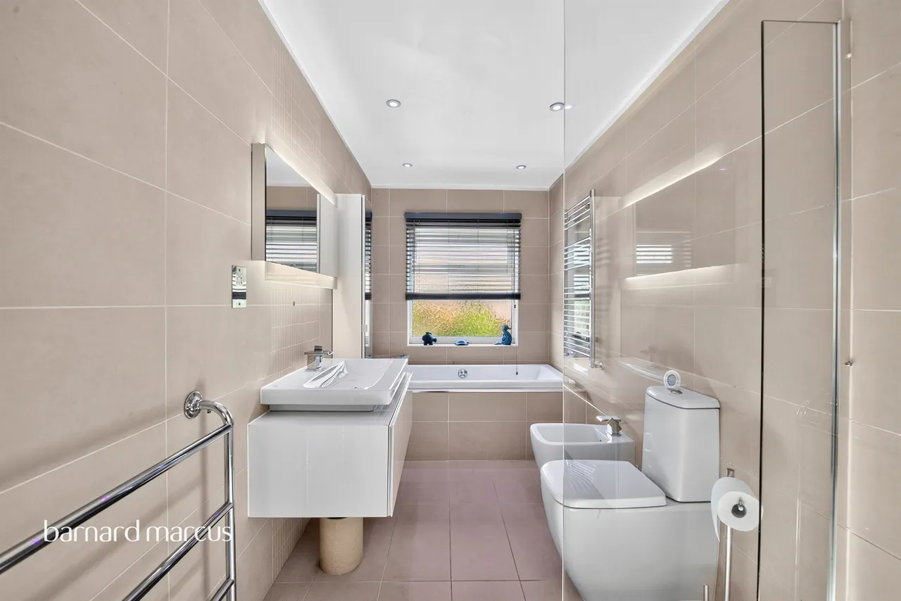 Park Way, London, N20, photo 19