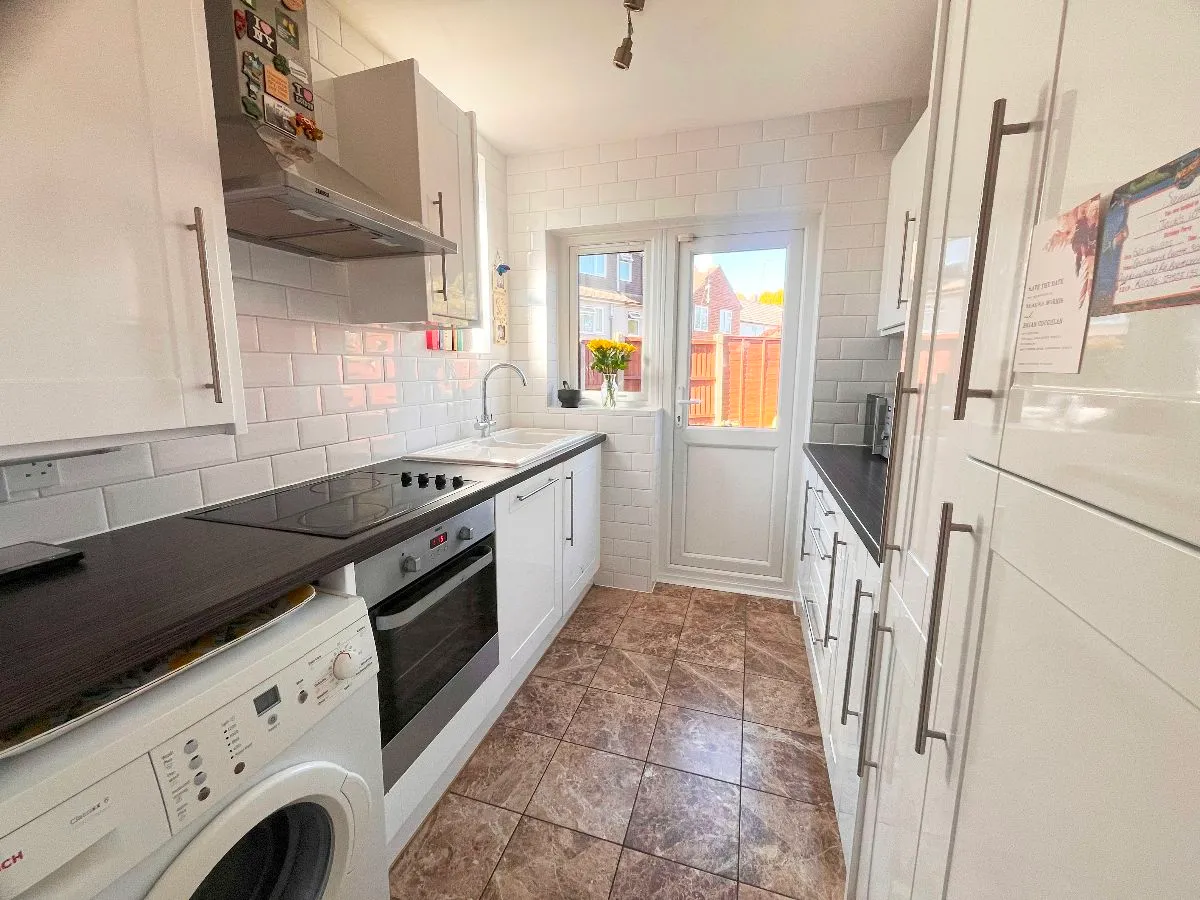 Church Road, Harold Wood, photo 2
