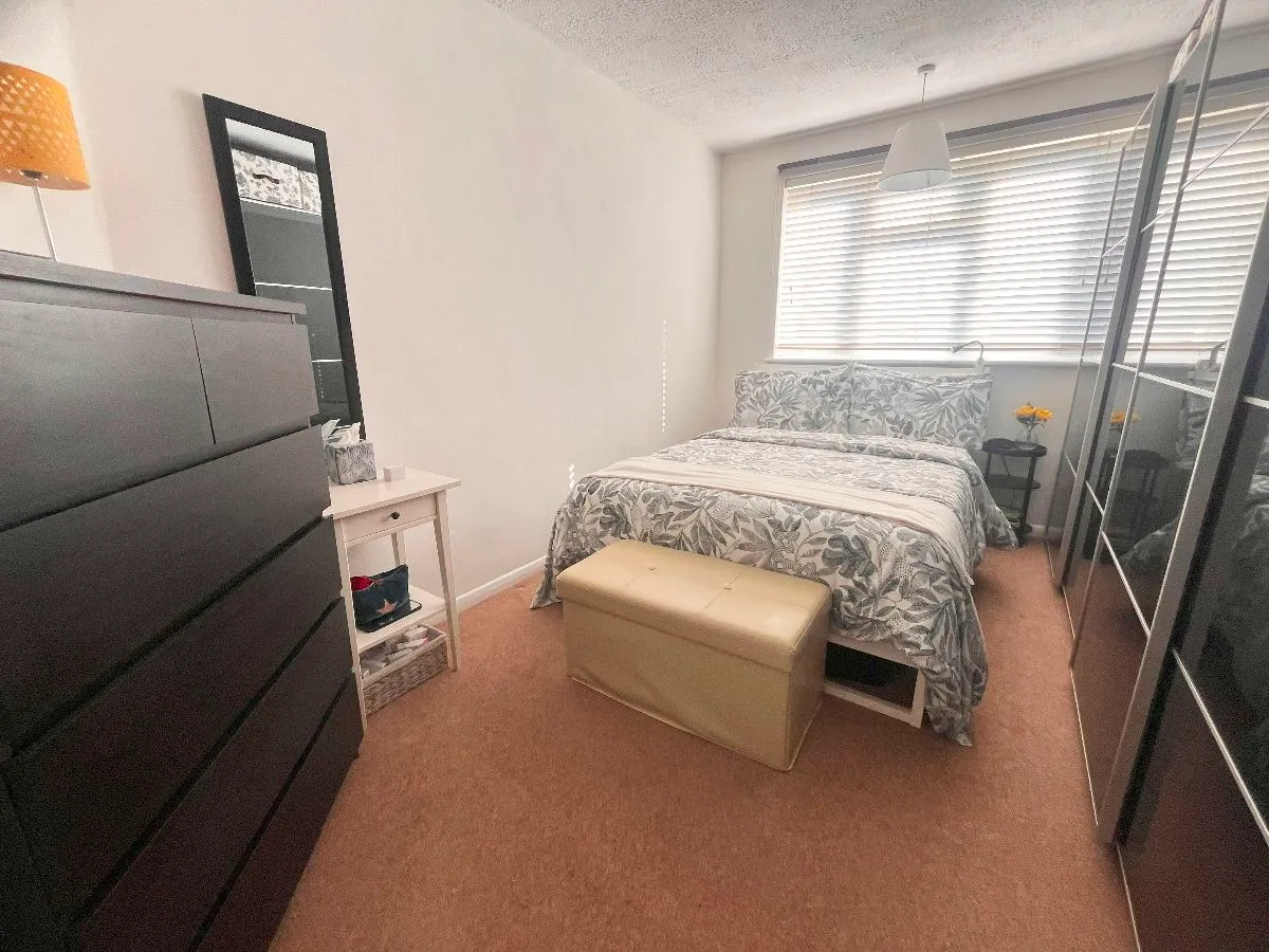 Church Road, Harold Wood, photo 7