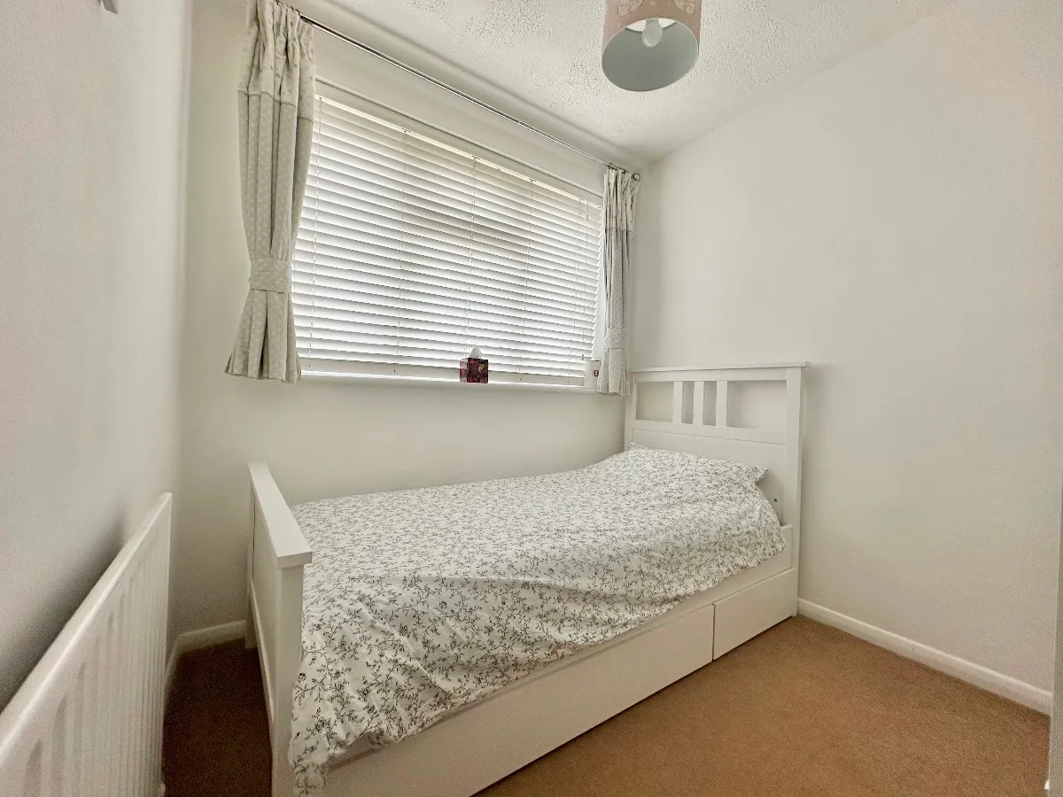Church Road, Harold Wood, photo 9