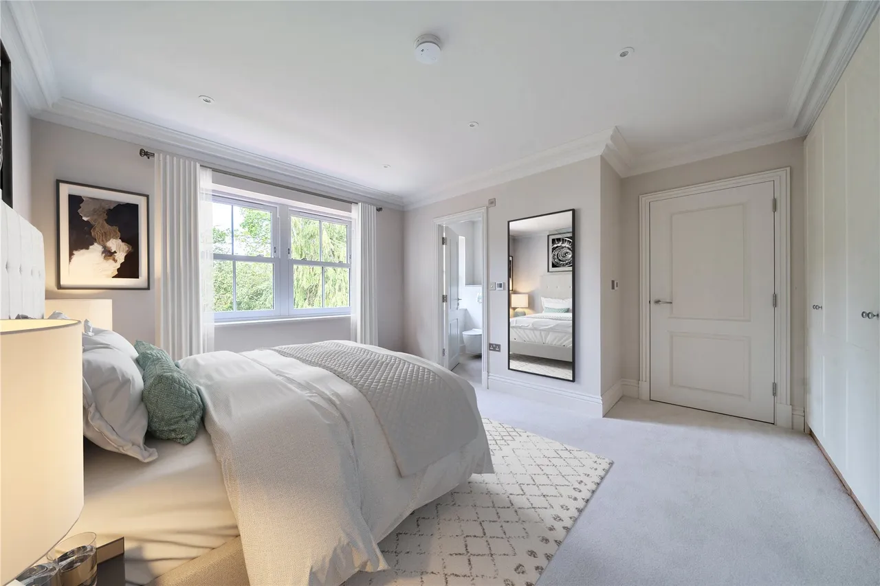 Old Woking Road, Woking, GU22, photo 13