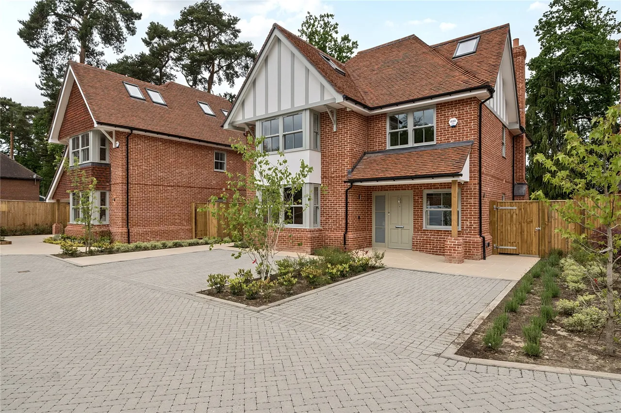 5 bed house for sale, Old Woking Road, Woking, GU22