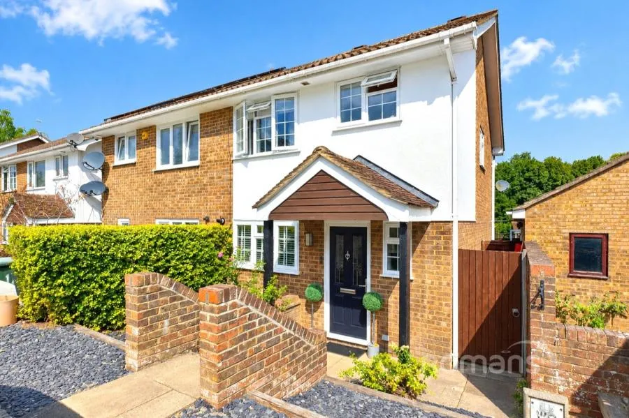 3 bed house for sale, Dovedale Close, Owlsmoor, GU47