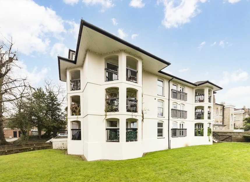 1 bed flat for sale — Ellesmere Road, East Twickenham, TW1
