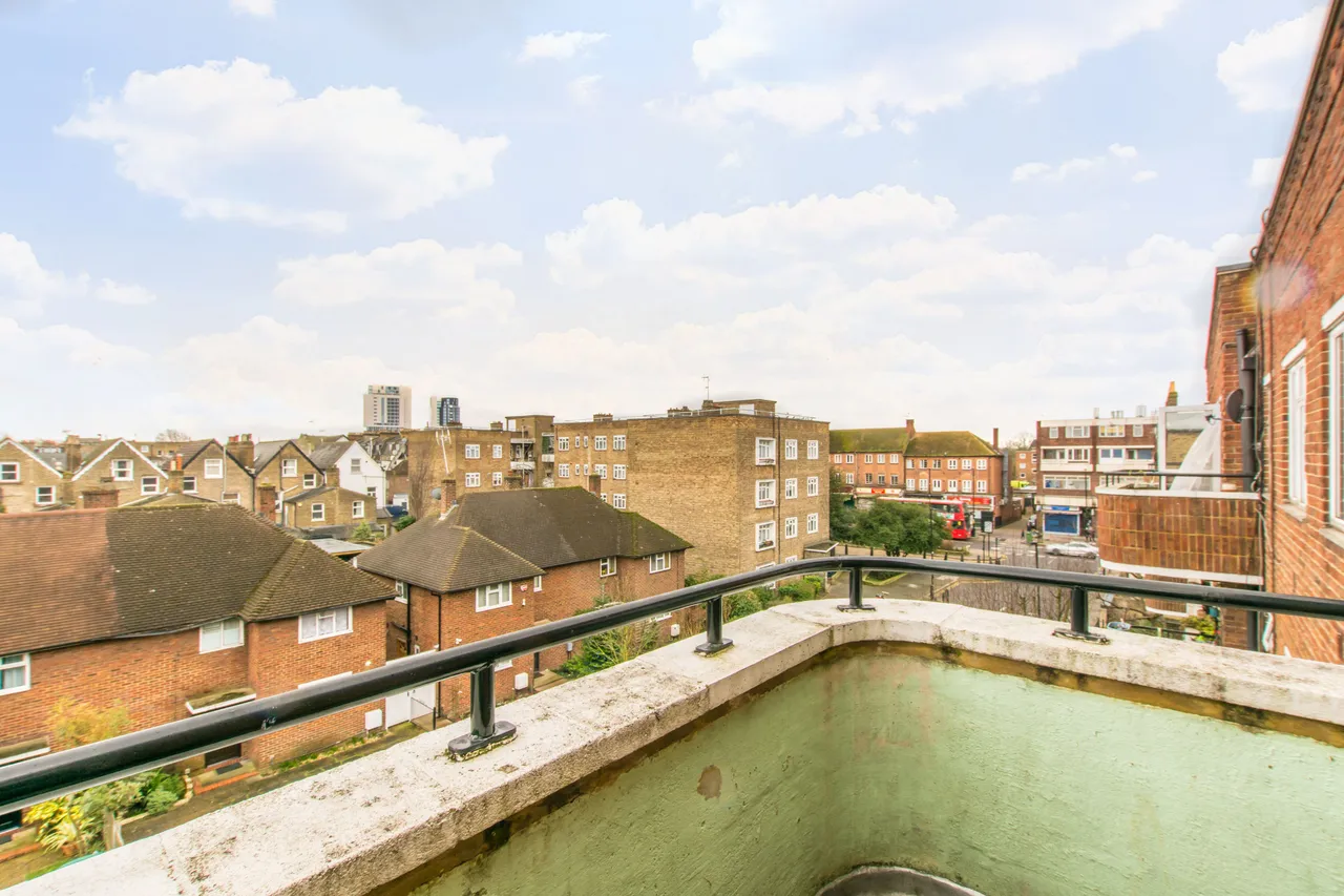 Flat 15 Brackenbury, Osborne Road, London, photo 10