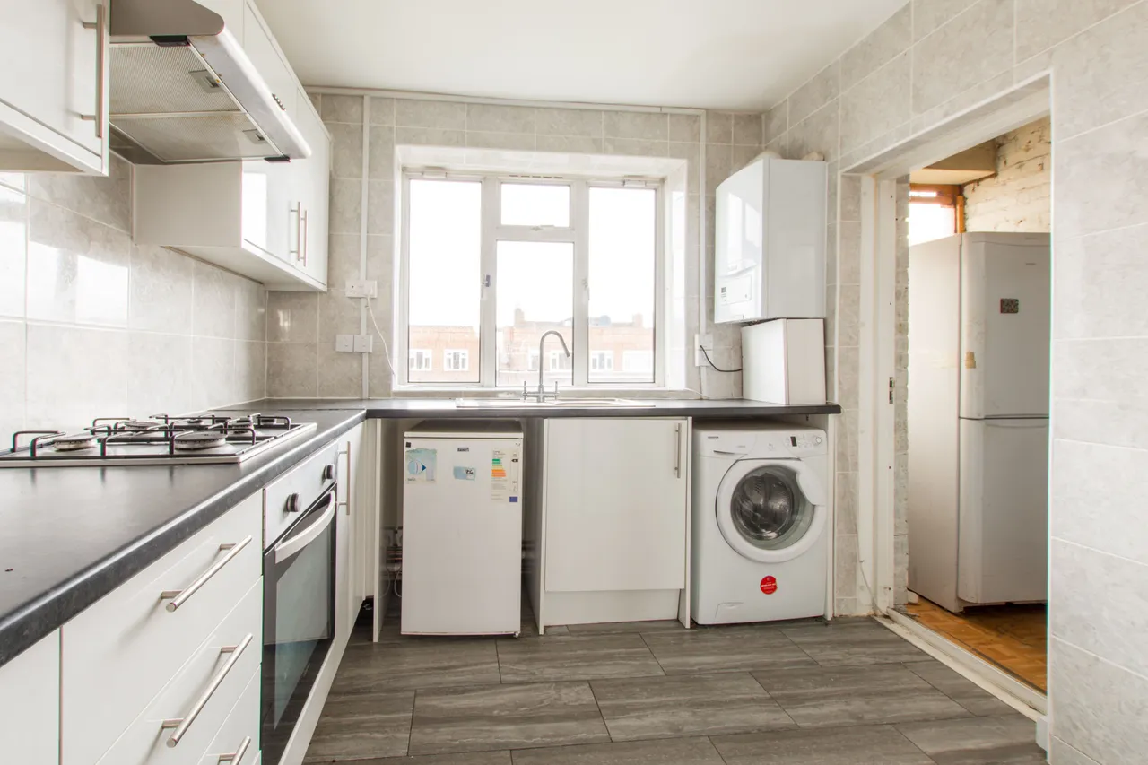 Flat 15 Brackenbury, Osborne Road, London, photo 2