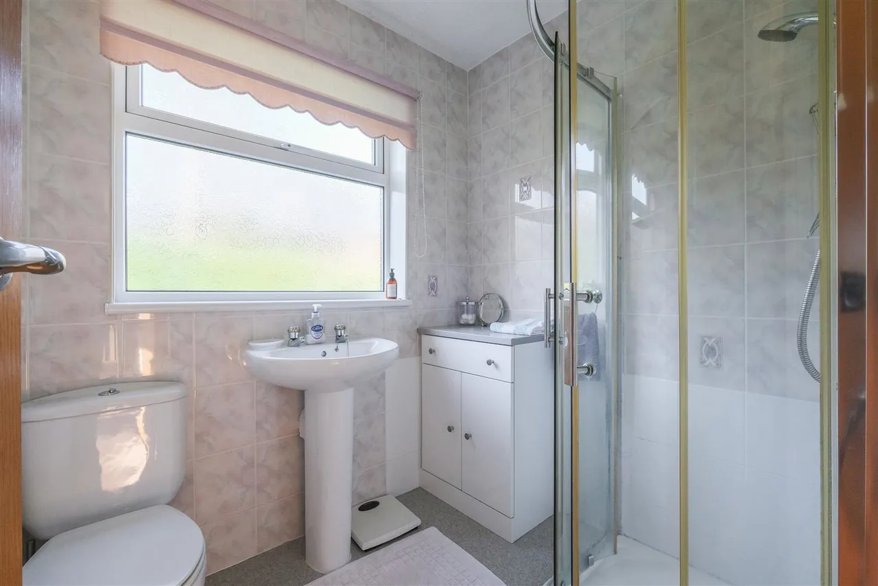 Cowrakes Close, Lindley, Huddersfield, HD3., photo 10
