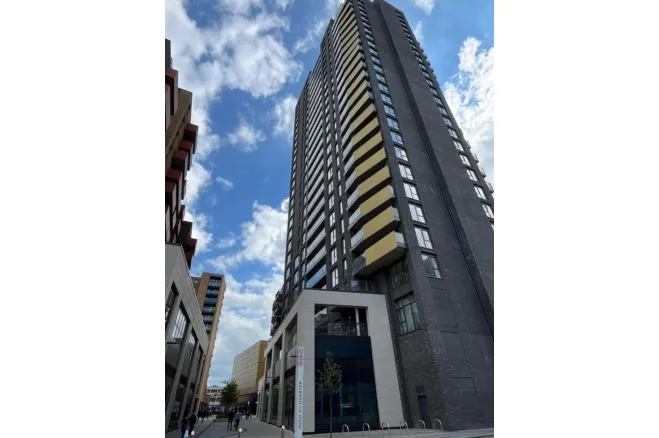 2 bed flat for sale, Prince Regent Road, Hounslow, TW3