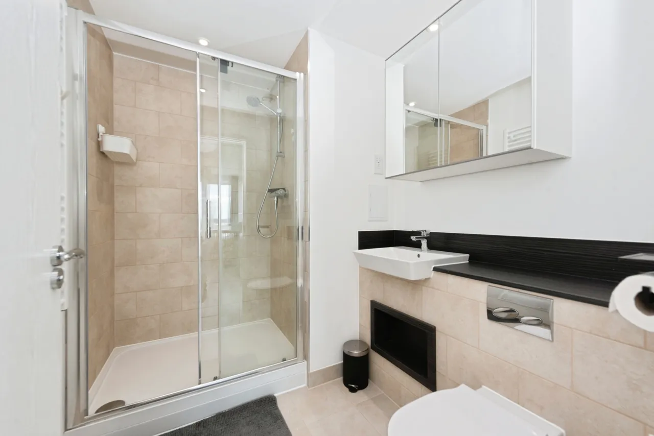 Prince Regent Road, Hounslow, TW3, photo 8