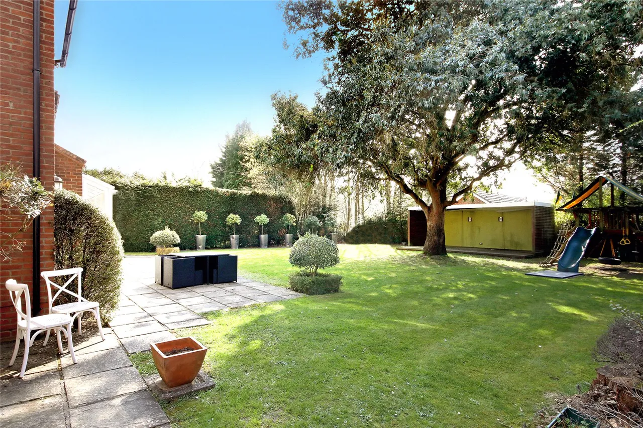 Wood End Close, Farnham Common, SL2, photo 10