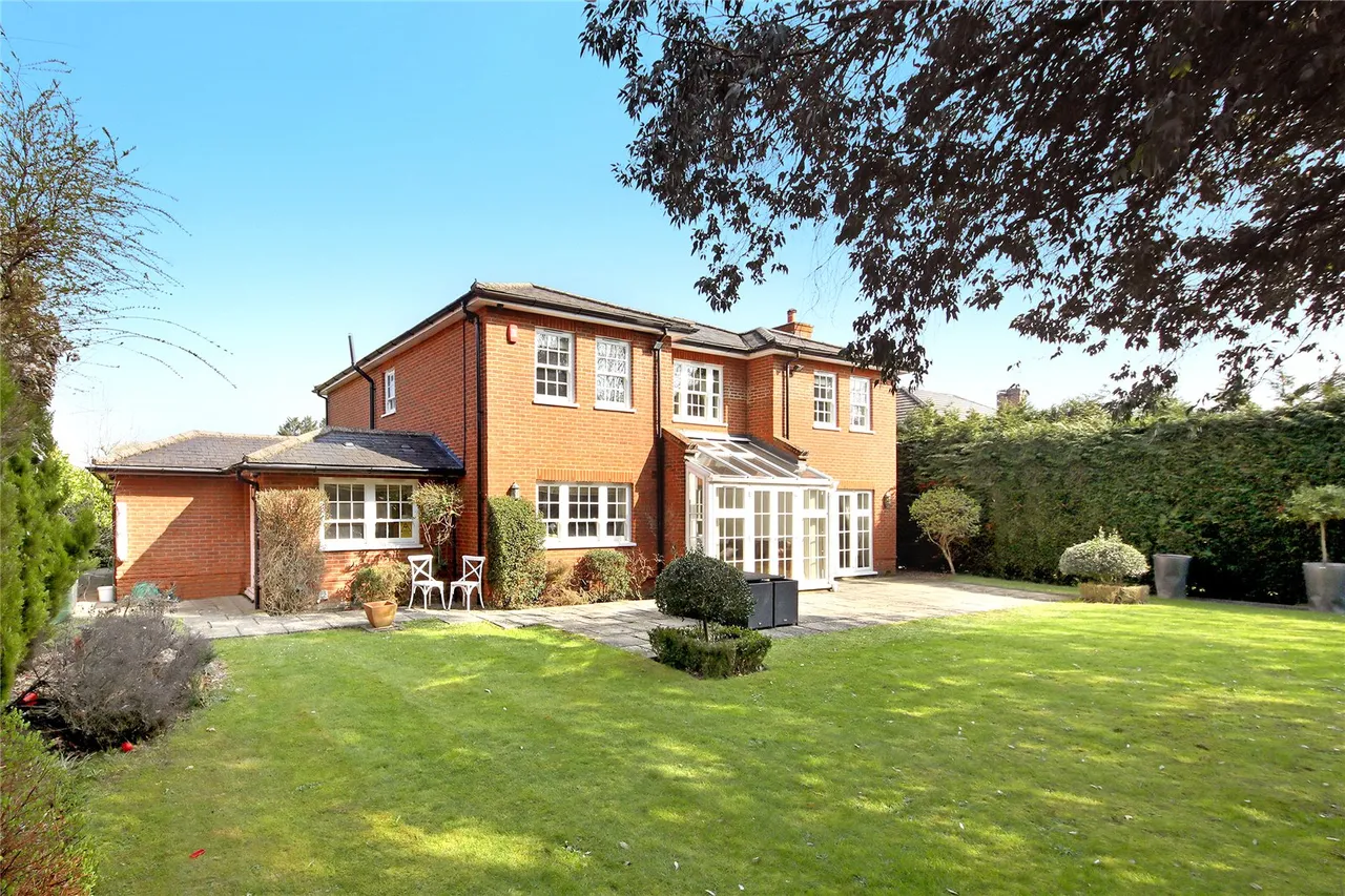 Wood End Close, Farnham Common, SL2, photo 12