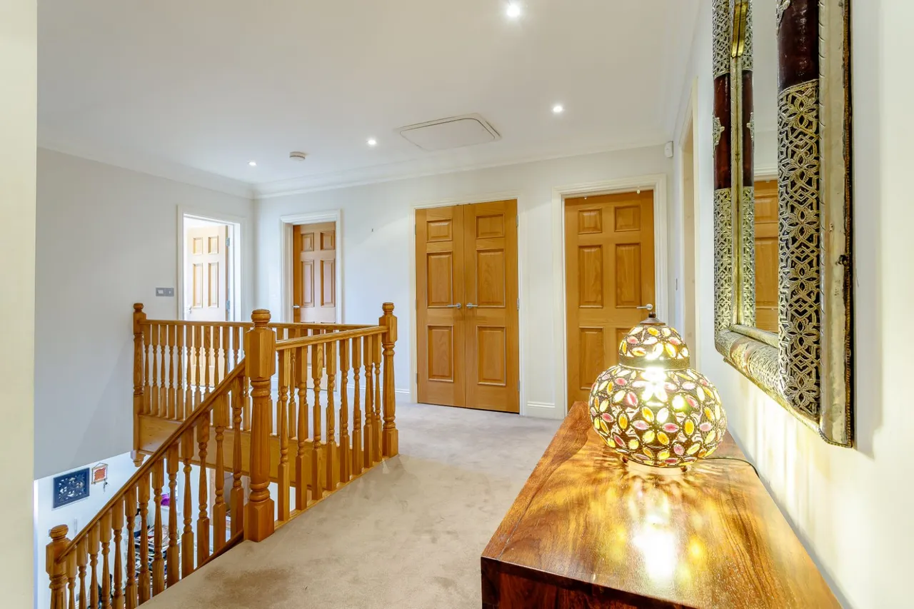 Wood End Close, Farnham Common, SL2, photo 4