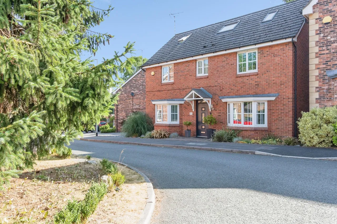 6 bed house for sale, Castle House Drive, Stafford, ST16