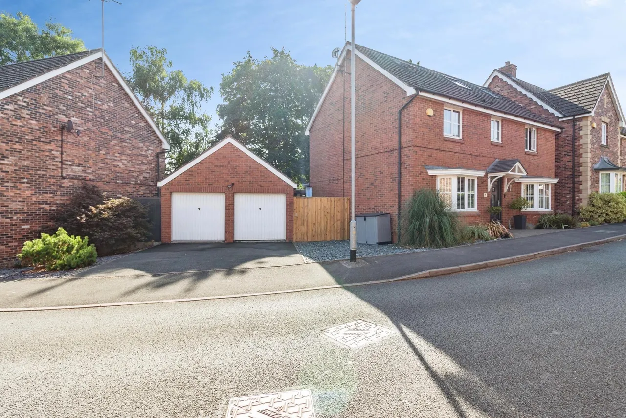 Castle House Drive, Stafford, ST16, photo 30