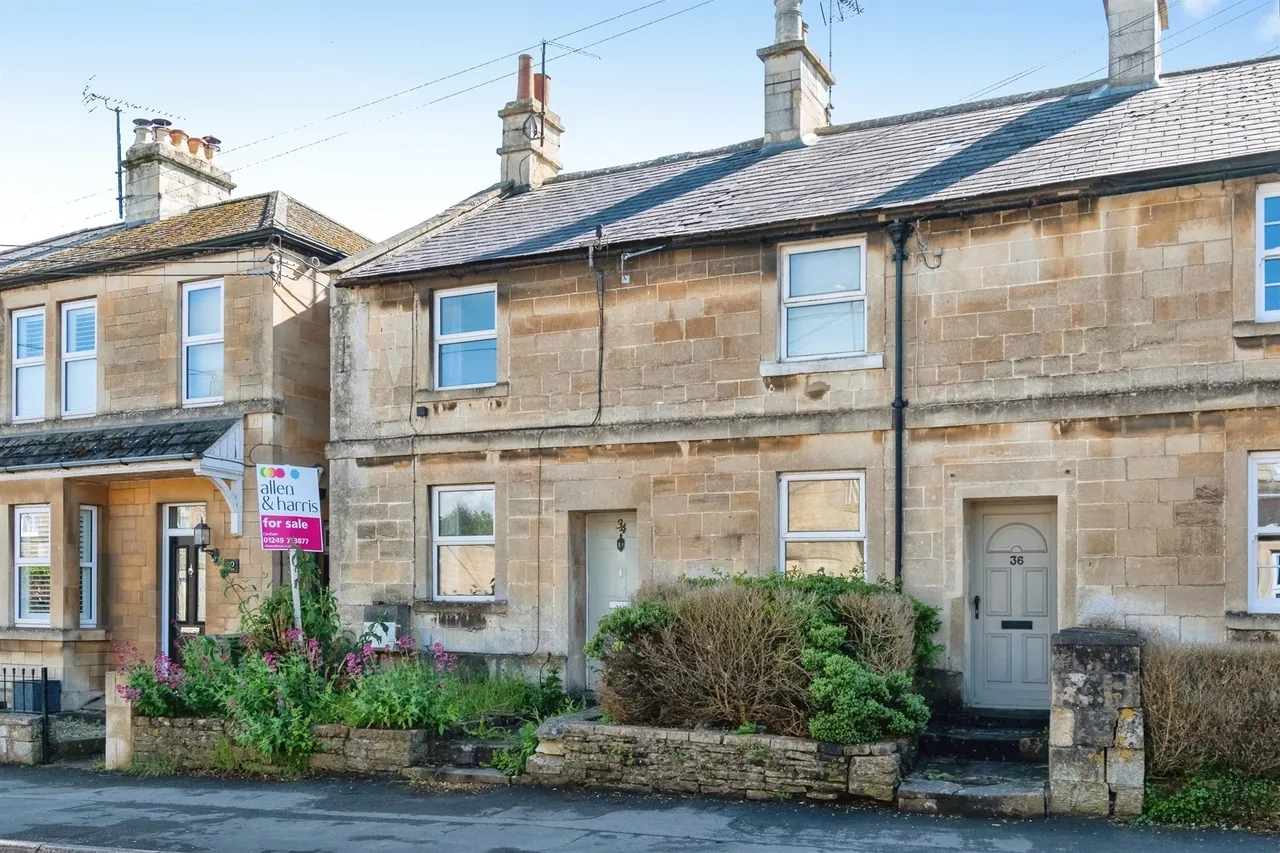 2 bed house for sale — Pickwick Road, Corsham