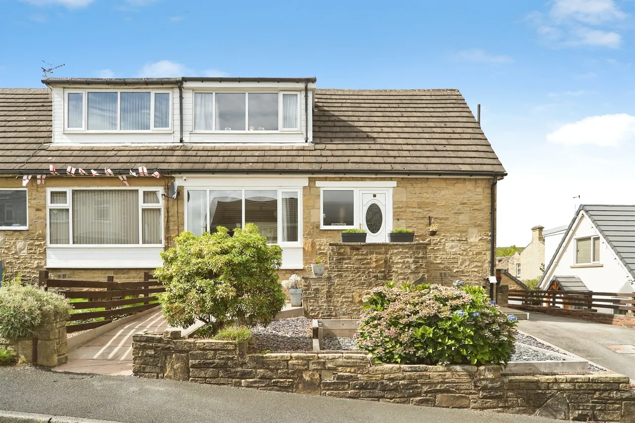 3 bed house for sale — Westfell Way, Keighley