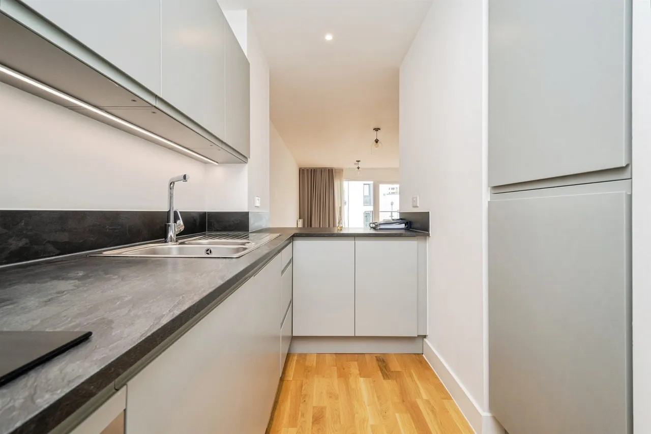 Trinity Street, Plymouth, PL1, photo 5