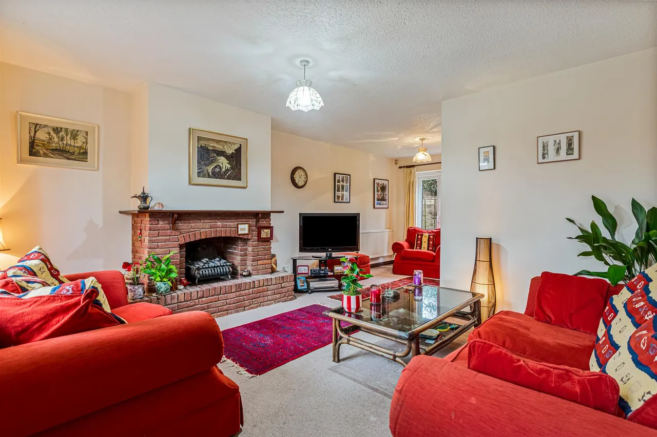 Carisbrooke Park, Leicester, LE2, photo 2