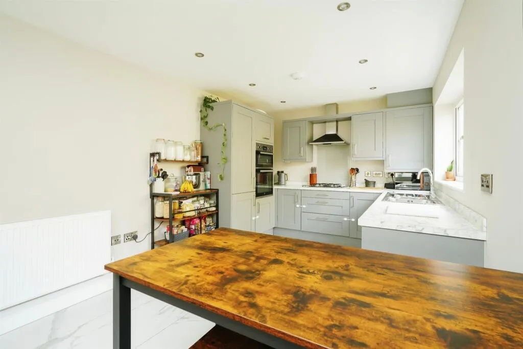 Linden Gardens, Carterton, photo 5