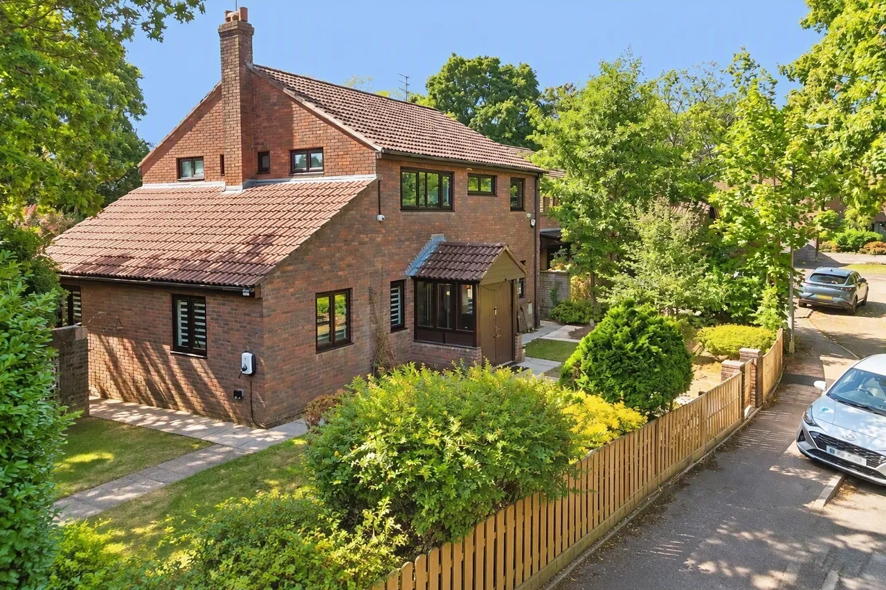4 bed house for sale, Alderbrook Cardiff, CF23