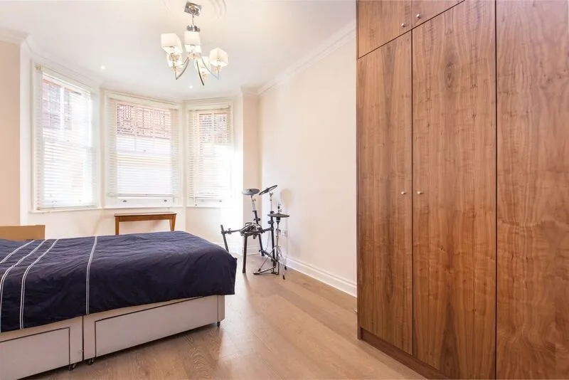 Wynnstay Gardens, London, W8, photo 5