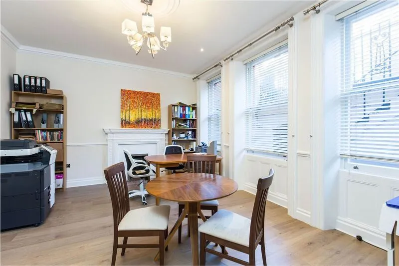 Wynnstay Gardens, London, W8, photo 6