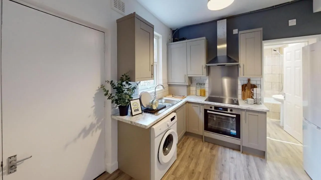 Queens Road, Beeston, NG9, photo 13