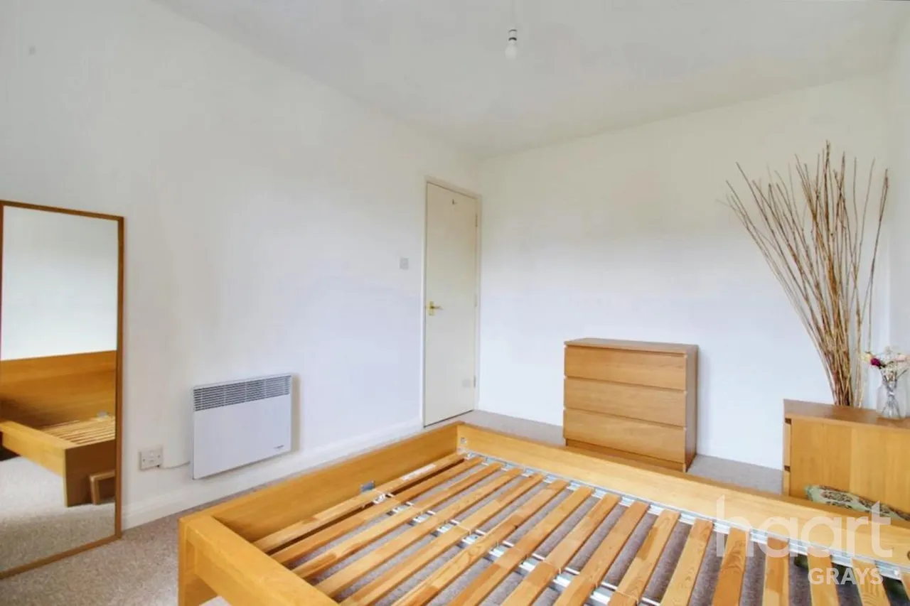 Timber Court, RM17, photo 3