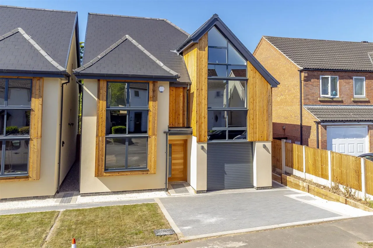 5 bed house for sale, Second Avenue, Risley, DE72